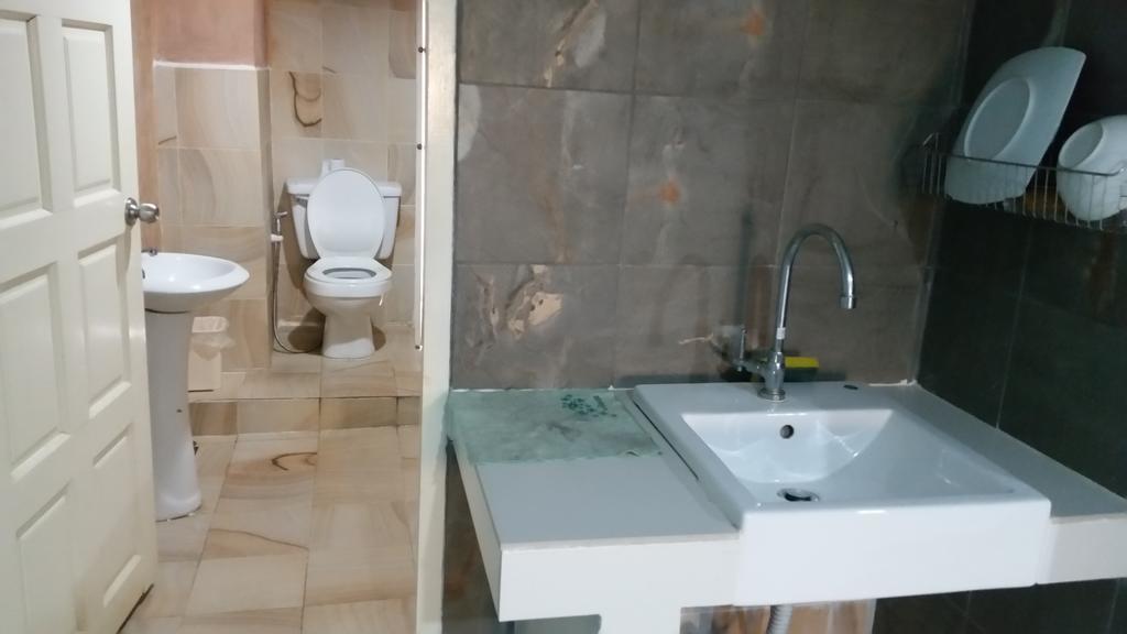 Kc'S Hideaway Hotel Джомтиен Бийч Екстериор снимка