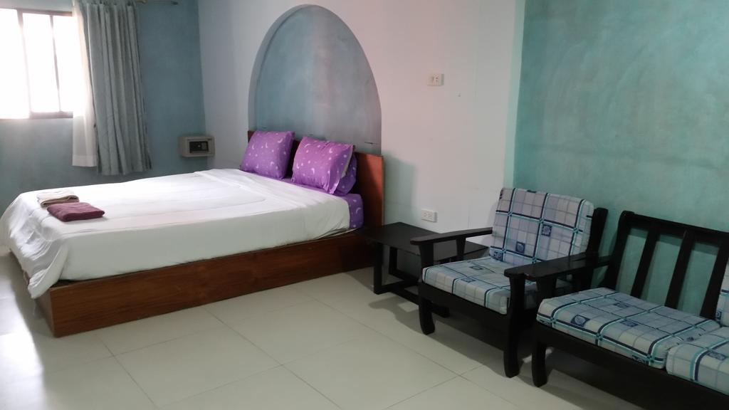 Kc'S Hideaway Hotel Джомтиен Бийч Екстериор снимка