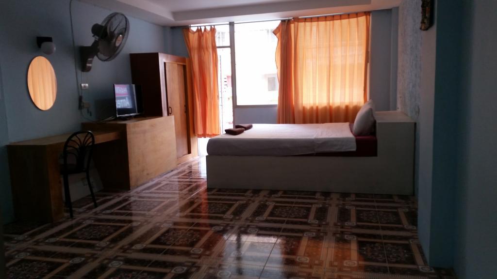 Kc'S Hideaway Hotel Джомтиен Бийч Екстериор снимка