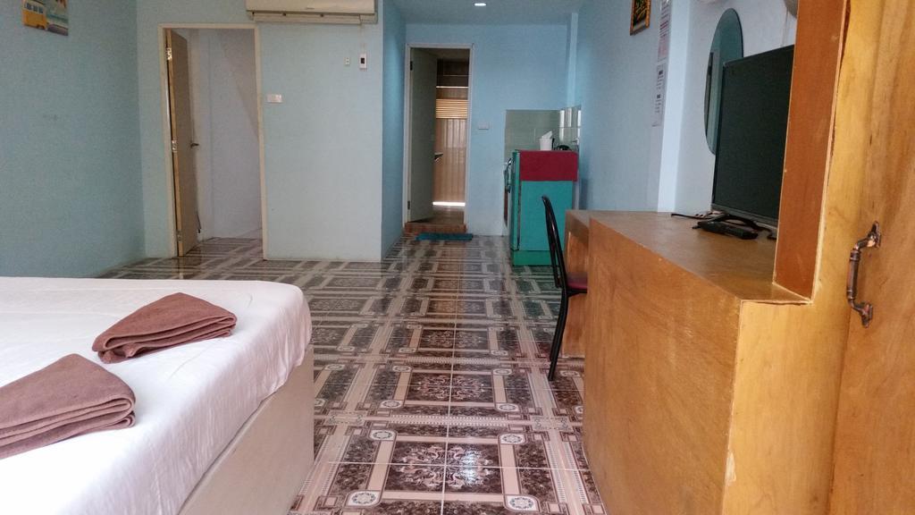 Kc'S Hideaway Hotel Джомтиен Бийч Екстериор снимка