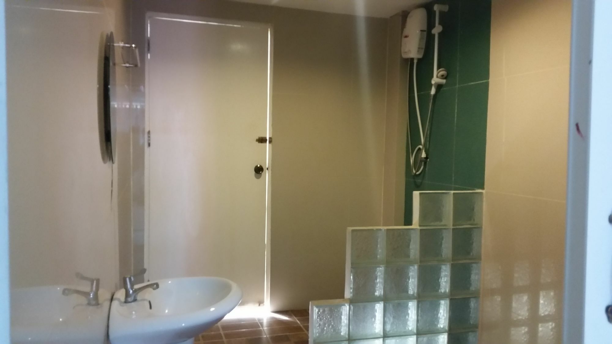Kc'S Hideaway Hotel Джомтиен Бийч Екстериор снимка