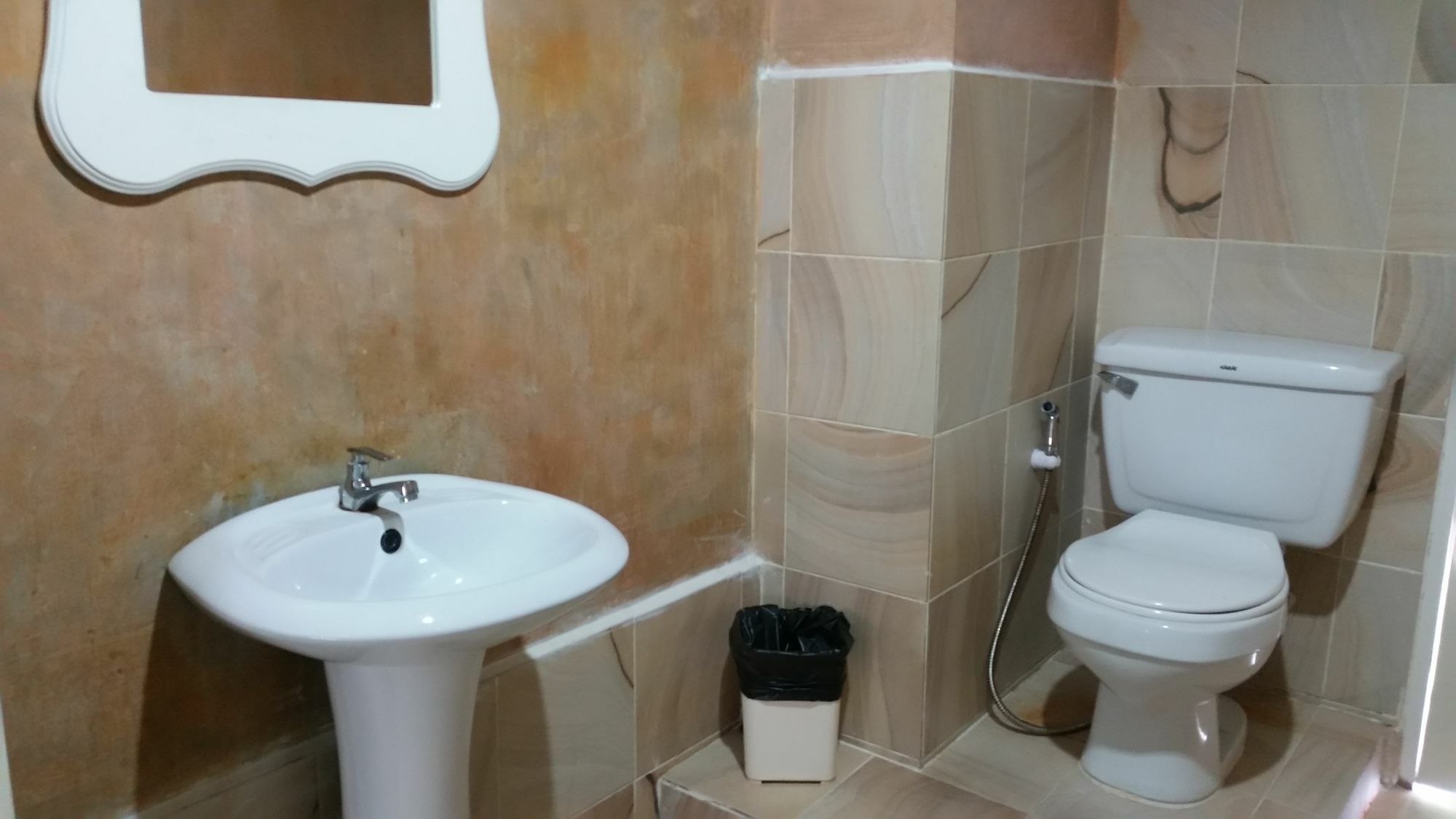 Kc'S Hideaway Hotel Джомтиен Бийч Екстериор снимка